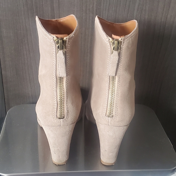 Nine West suede booties - Picture 4 of 6